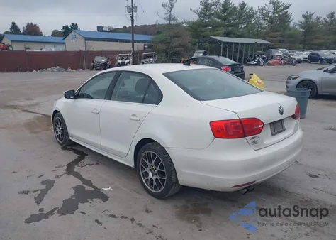 2014 Volkswagen Jetta 1.8T Se z USA, uszkodzony, nr VIN 3VWD17AJ9EM373697